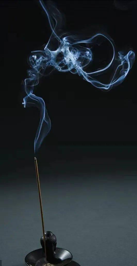 只有香如故 | 闻香 – 印尼沉香线香篇