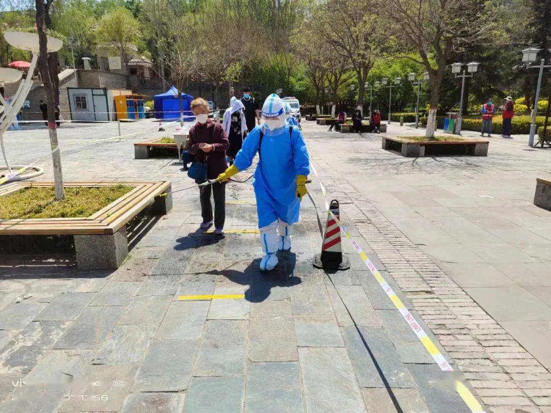 蓝衣执甲疫不容辞丨身披战衣勇前行砥砺奋进保安康