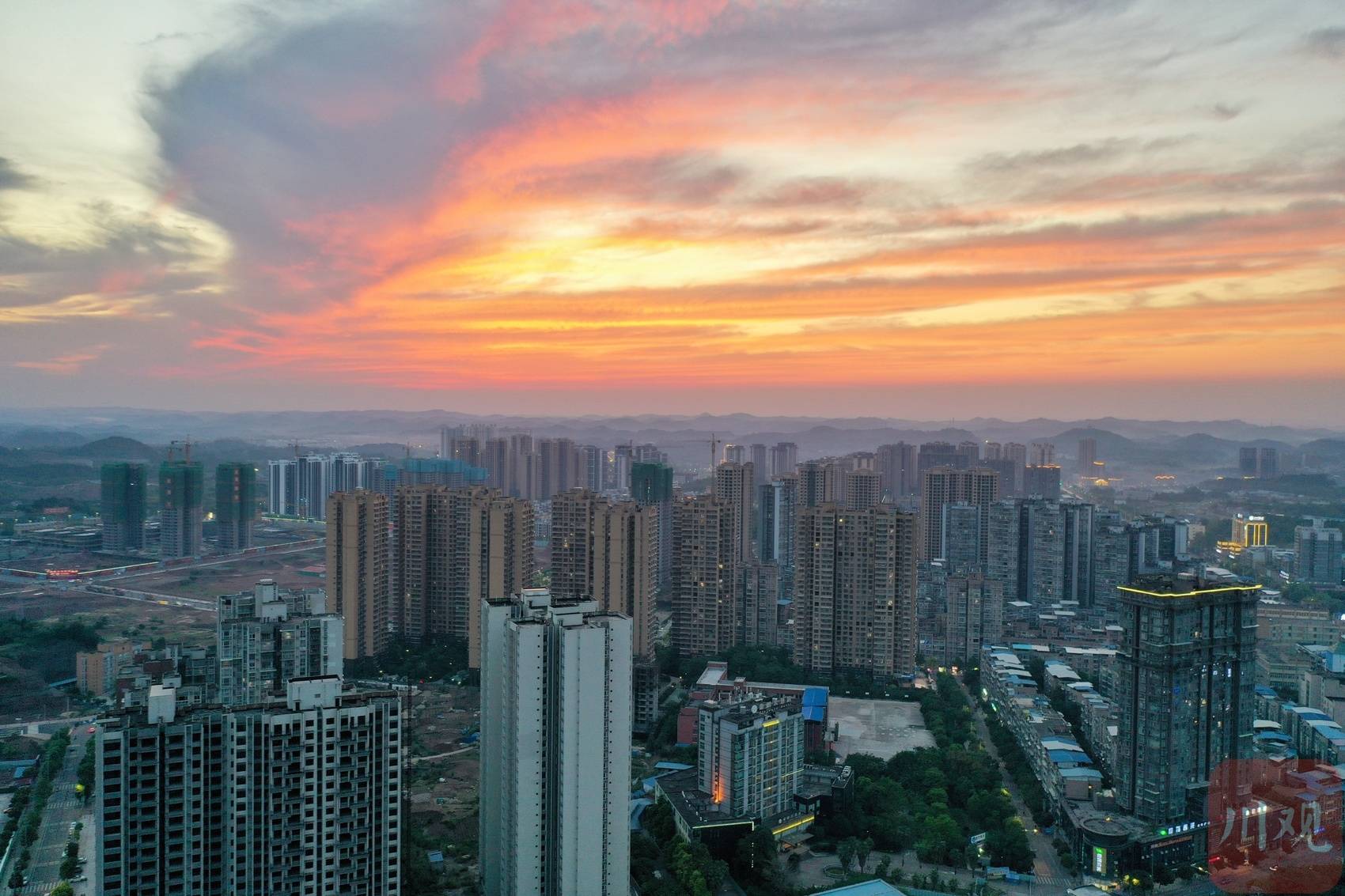 资阳乐至灿烂晚霞红红火火迎初夏