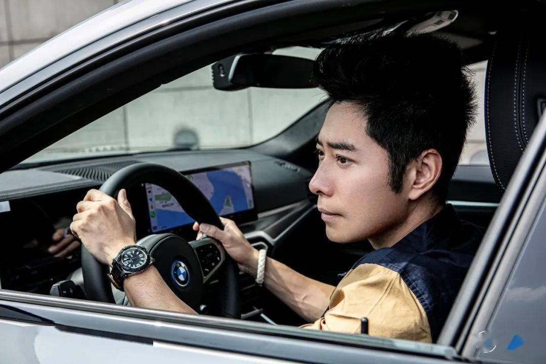 满载5人和行李官方续航625km的宝马i4实际能跑多远