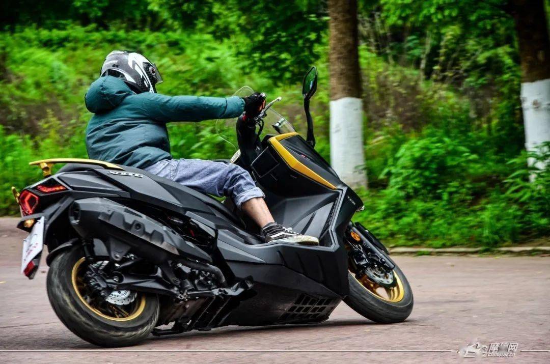 外形吸睛操控给力光阳赛艇s250评测