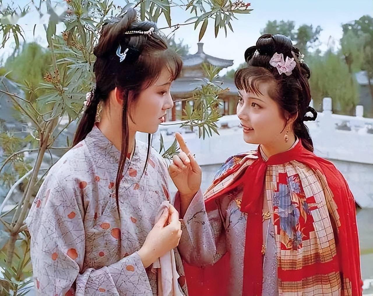 红楼梦 老牛嫩草欺弱女 母女组团欺负没娘的黛玉 貌似玩笑实恶毒_姨妈