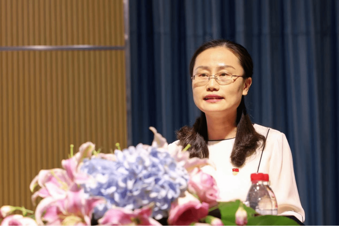 共青团益阳市委书记谭罗垠,市卫健委副主任陈跃海,谢宁宁出席表彰会.