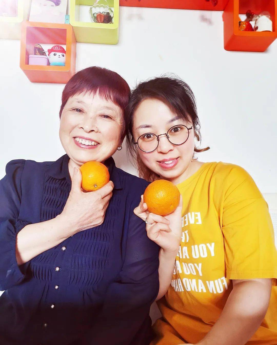 陈小莉与母亲李建华与母亲毕玲玲与母亲,女儿钱敏与母亲刘畅与母亲