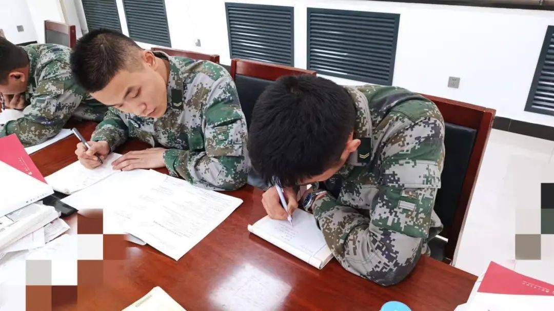 母亲节,​来自河南省军区警备纠察队官兵给妈妈的信