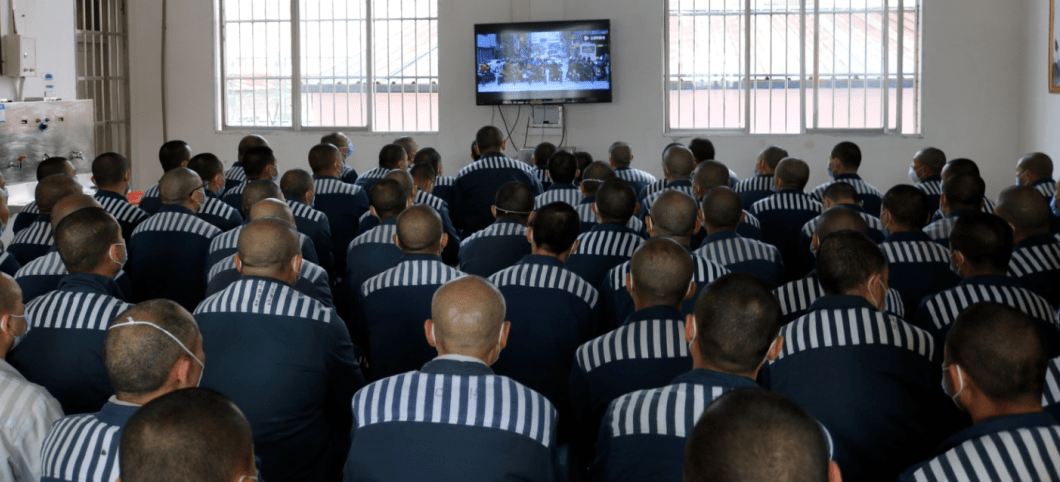 瓮安监狱五监区组织罪犯开展感恩母亲主题教育活动