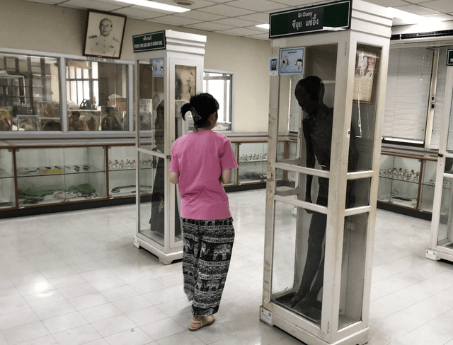 只是被有权有势的人陷害了,而到如今,博物馆还展示着他的身体,挂着