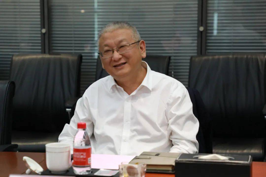 李振国对佳木斯市代表团一行的到来表示热烈欢迎,并对佳木斯市委,市