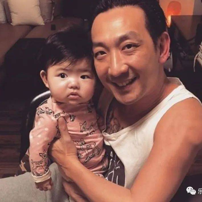 恭喜,李灿森女儿登十大风云人物,妻子被批把女儿当摇钱树,回应显高情商_李元元_梁志莹_社交