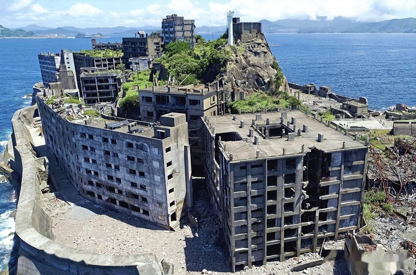 巴西岛屿因为大量的蛇而被禁止进入5个被人类废弃的危险之地