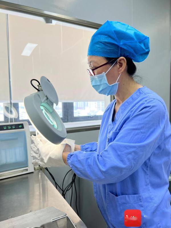 室负责人王秀菊·从事护理工作36年在医院里,有一些消毒供应室护士