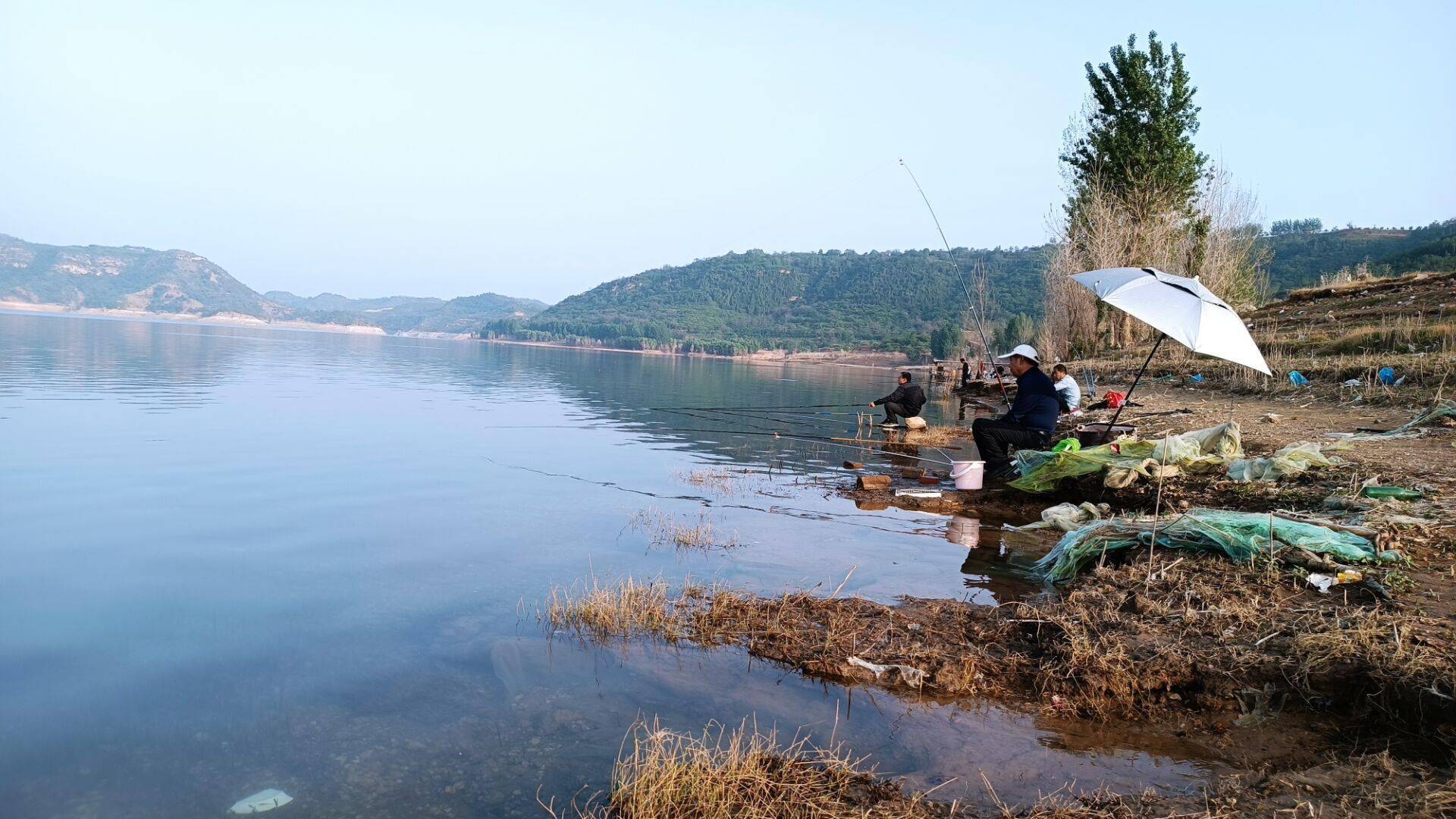 五一节后黄河小浪底水库钓鱼,鹰嘴山大水面连杆,鲫鱼鲤鱼爆护