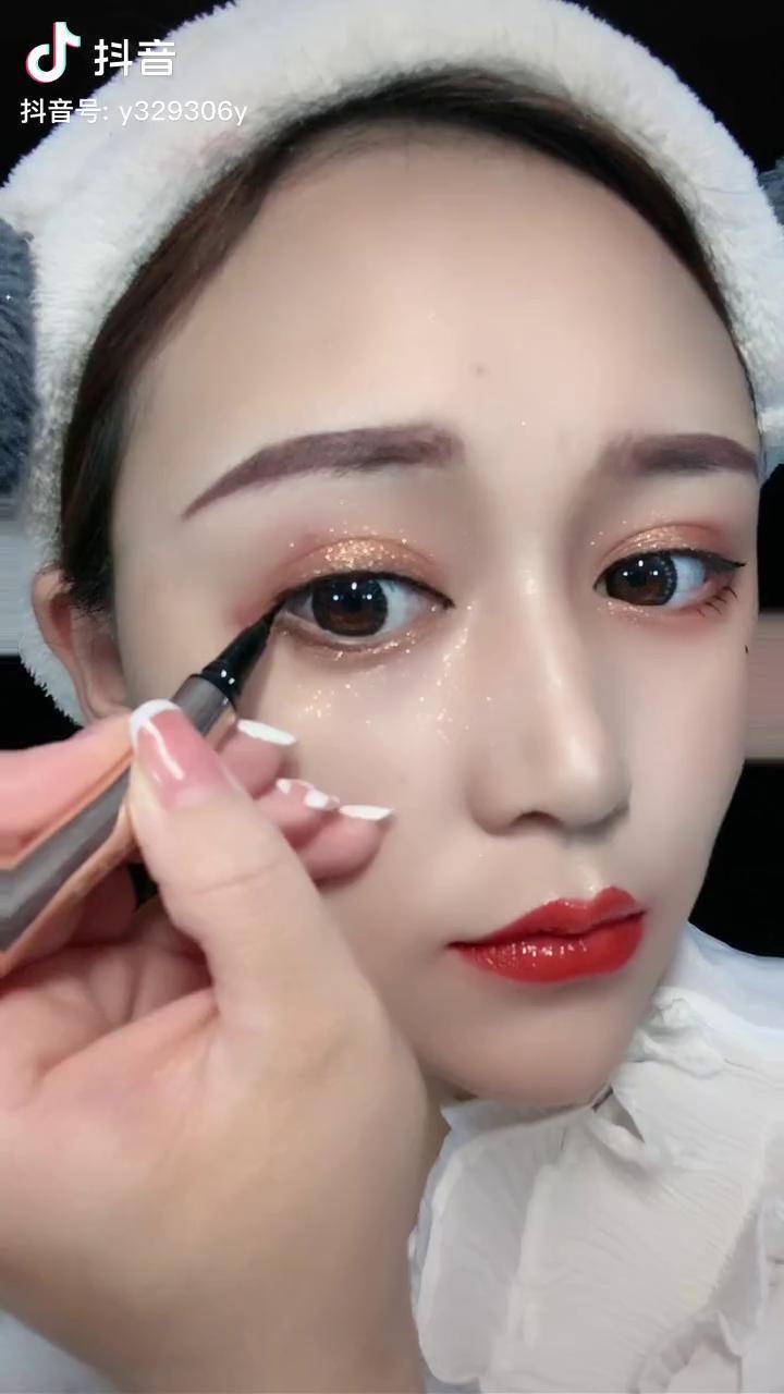 新手化妆教程眼线教程日常化妆教程