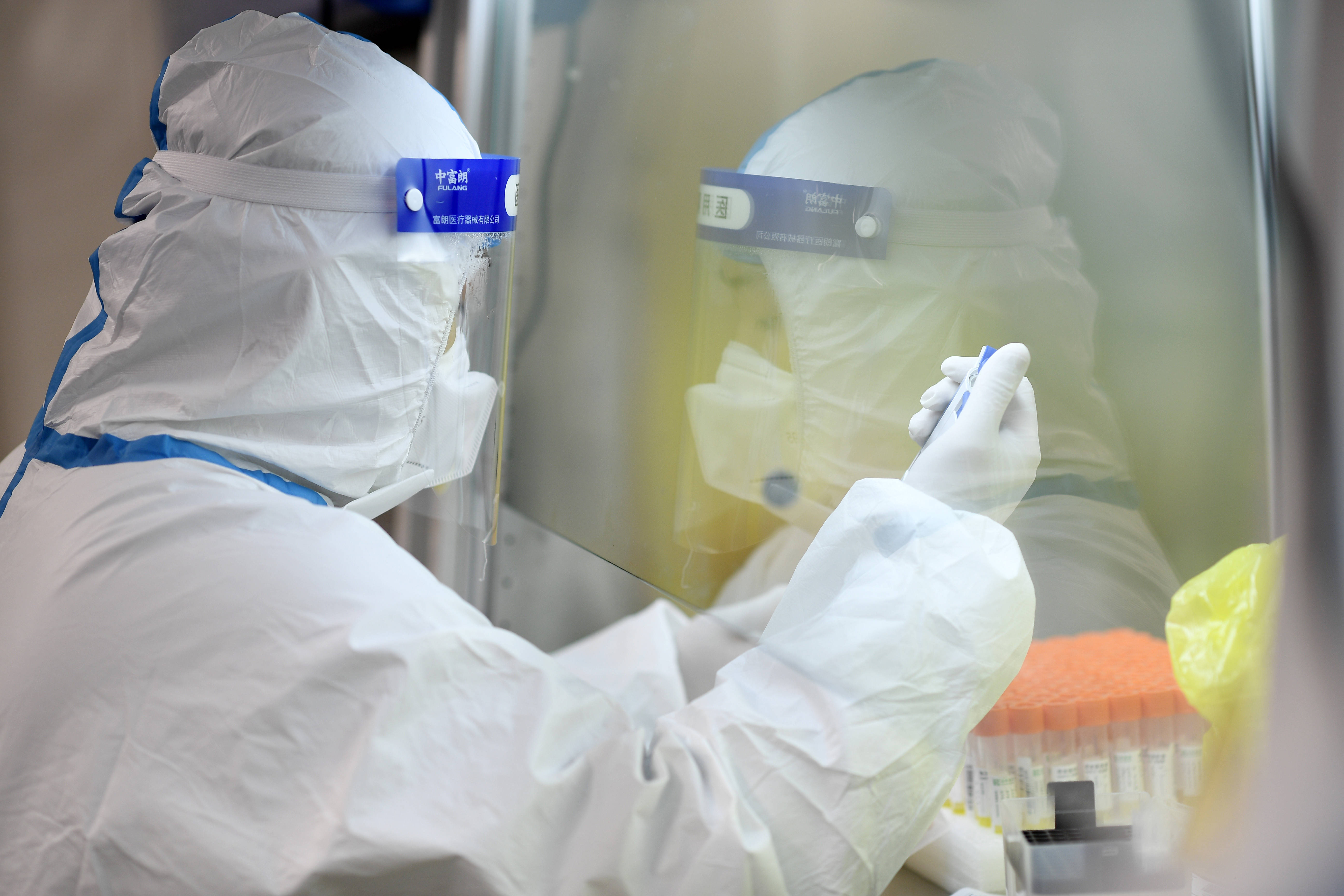 中国科学家发现新冠治疗新药