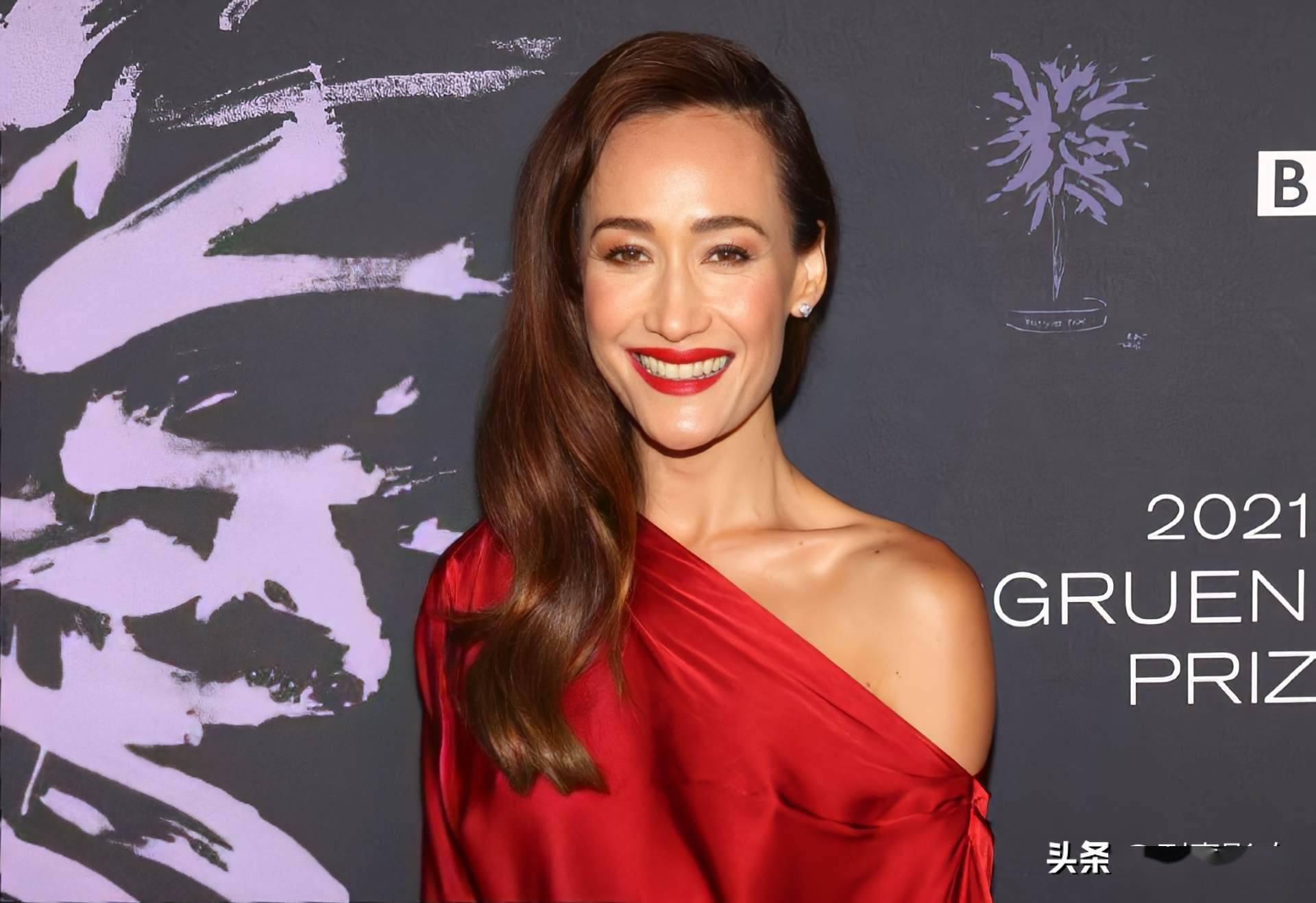 李美琪一直倔强大胆,可是她却得到了很多人的宠爱,这是因为她懂得与人