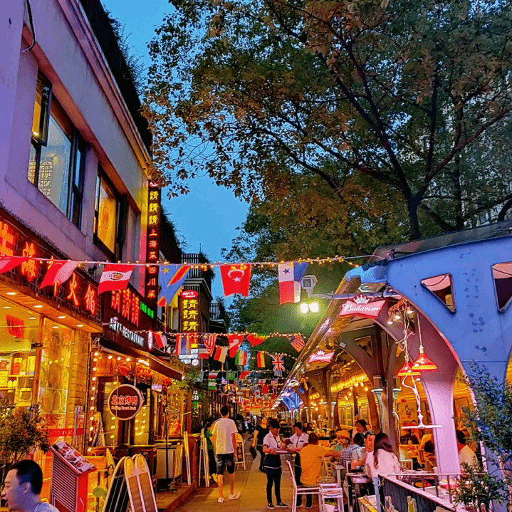 云旅游逛一条美食风情街与你赏遍全世界