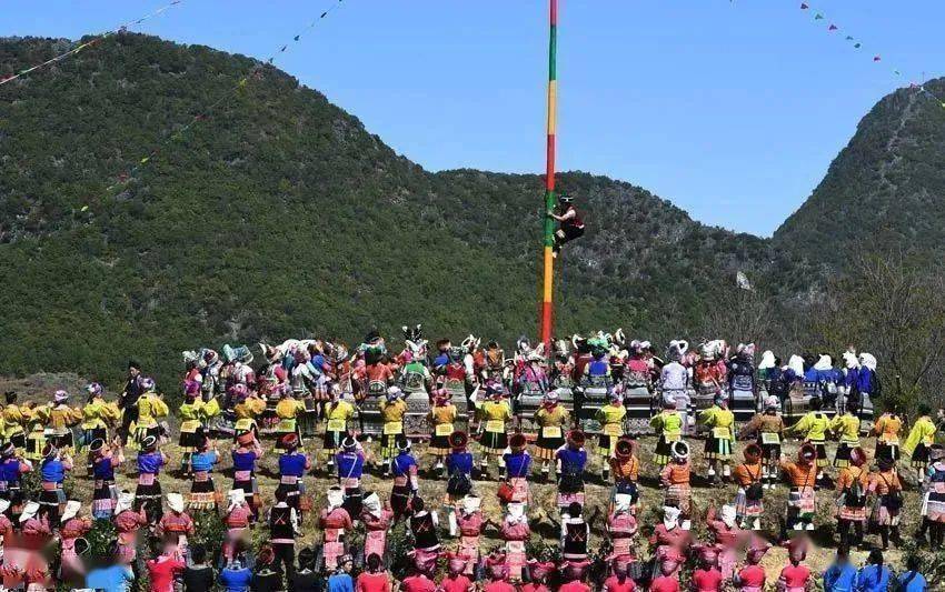 1983年广西隆林苗族跳坡节,每一张都是经典瞬间