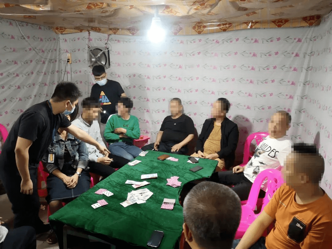 潮汕某祠堂内抓了13人_汤南_丰顺_经治安