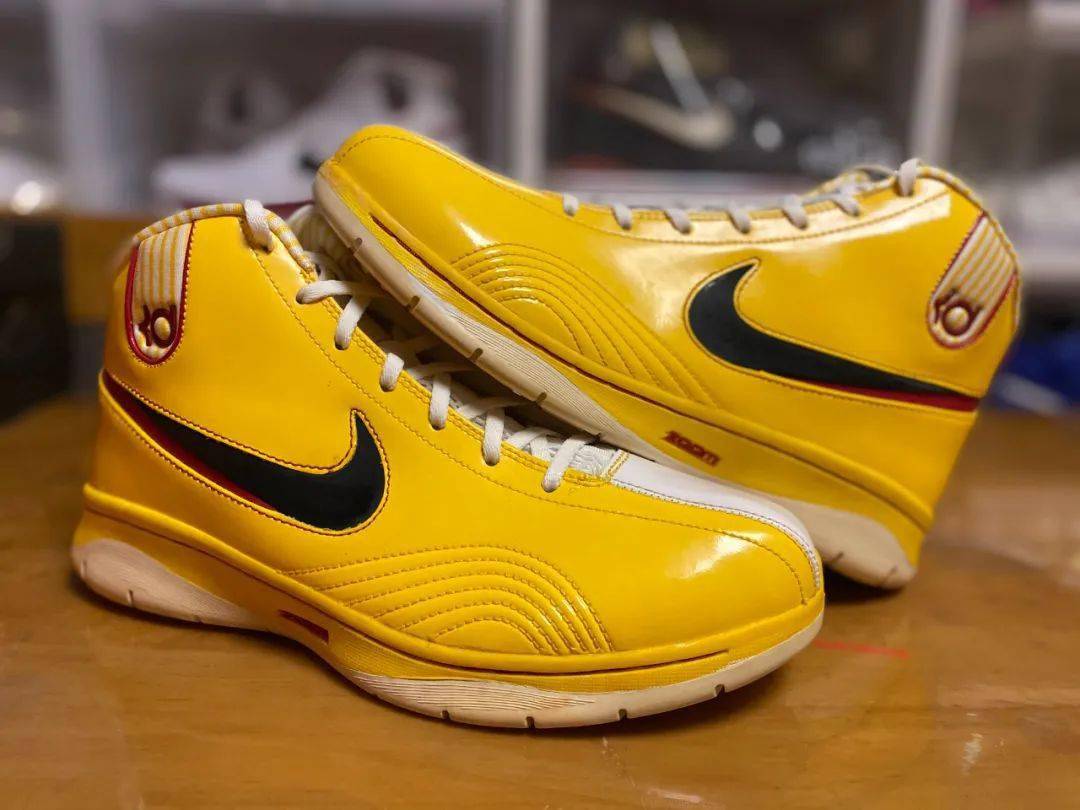 网友分享极少见的kd1收藏还有球星亲签