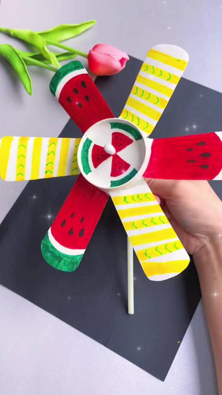 喝过水的一次性纸杯不要扔做一个西瓜风车春暖花开带上它去放风啦