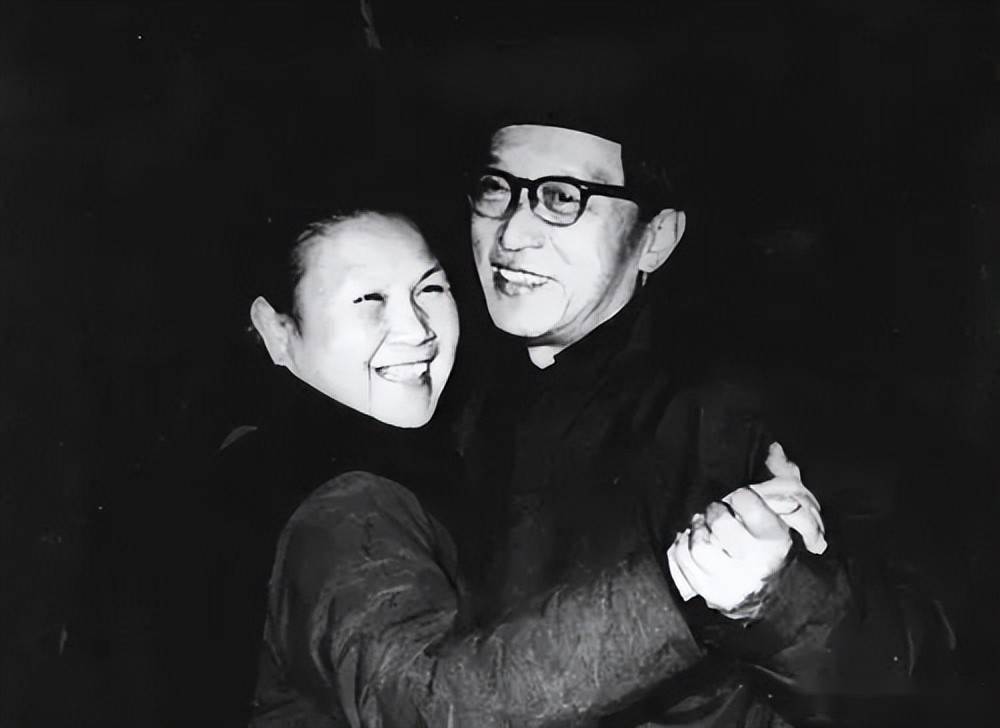 商羊公公杜宣和他的女朋友们