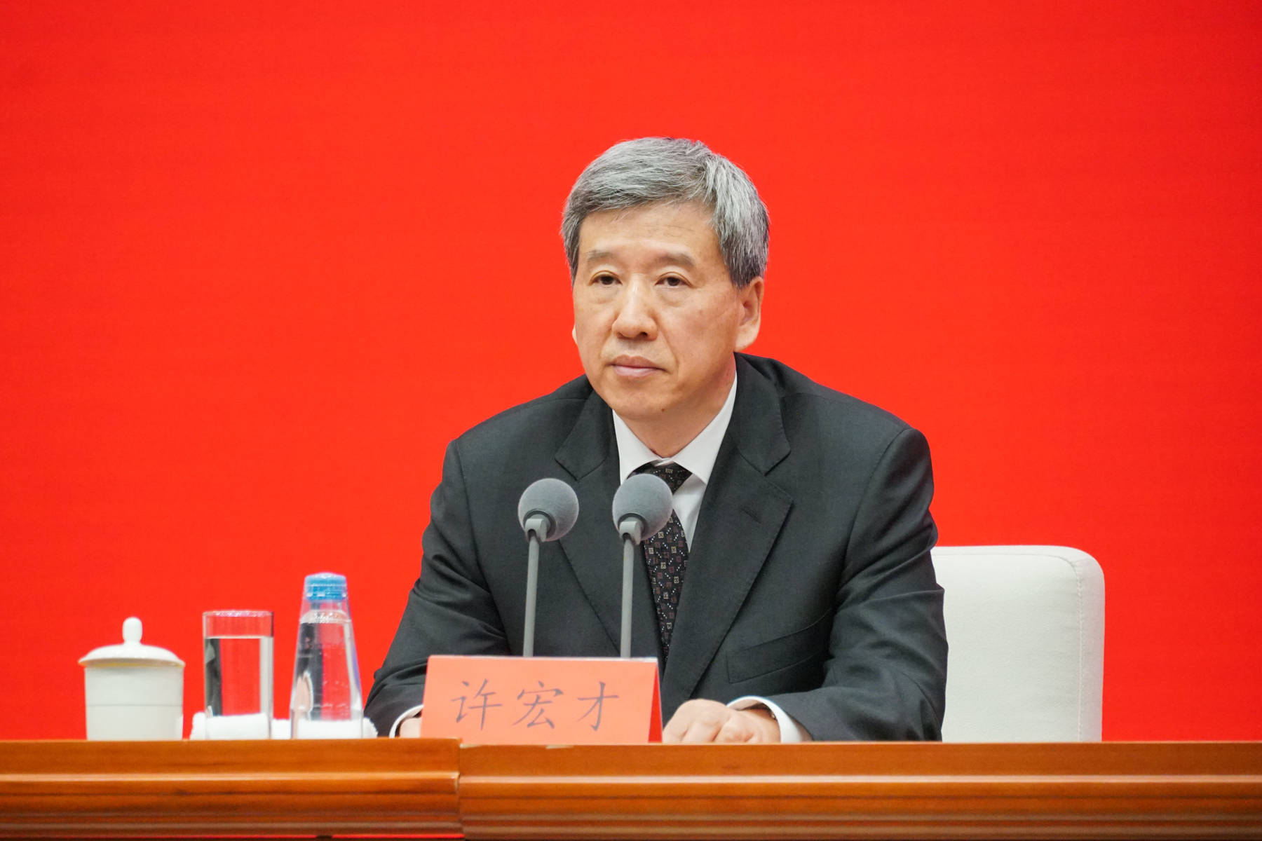 财政部谈4月财政收入下降：留抵退税冲减收入约8000亿元_许宏才_全国_支出