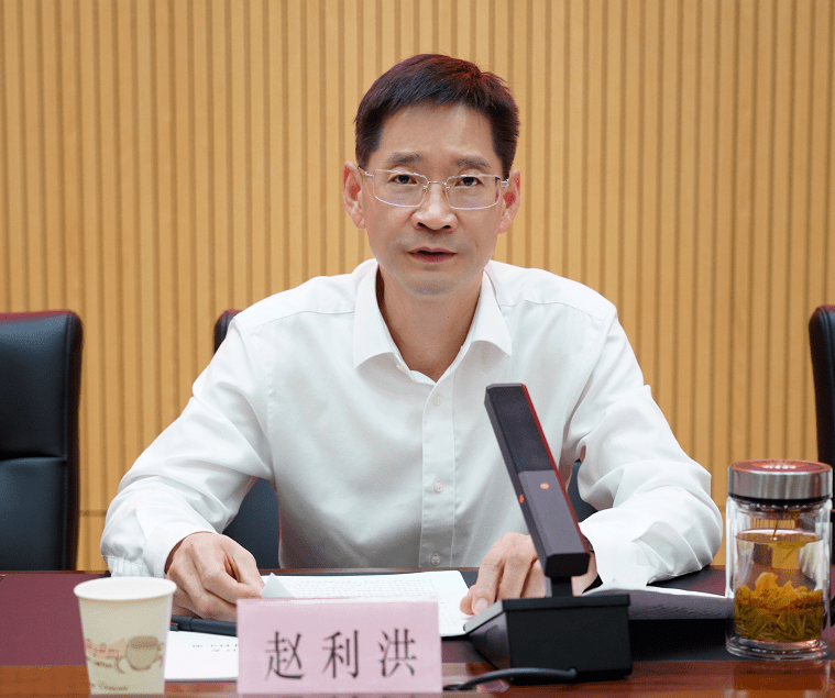 区委人大工作会议举行赵利洪出席并讲话刘润长主持