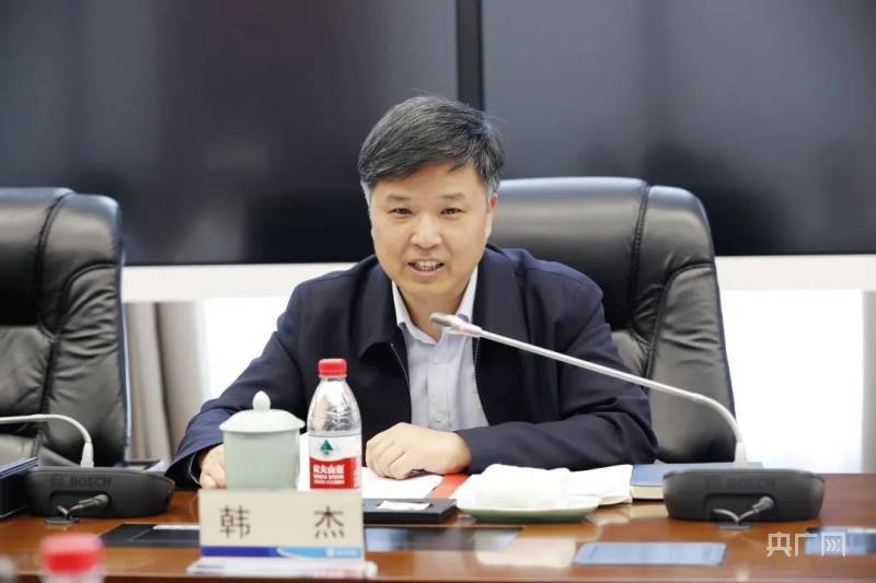 韩杰对浙江农商联合银行一直以来支持商务工作表示感谢,高度肯定了