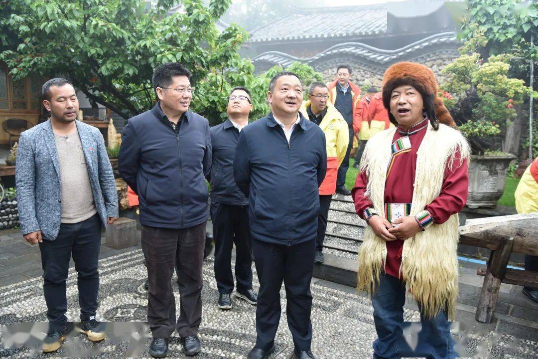 大理州領導李琰,李蘇,楊瑜,彭雲寧,管金堂,麗江市領導馮玉祥,張衛國