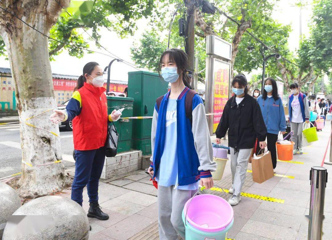 阳光正好,终于复学啦~_宜春_高三_进行