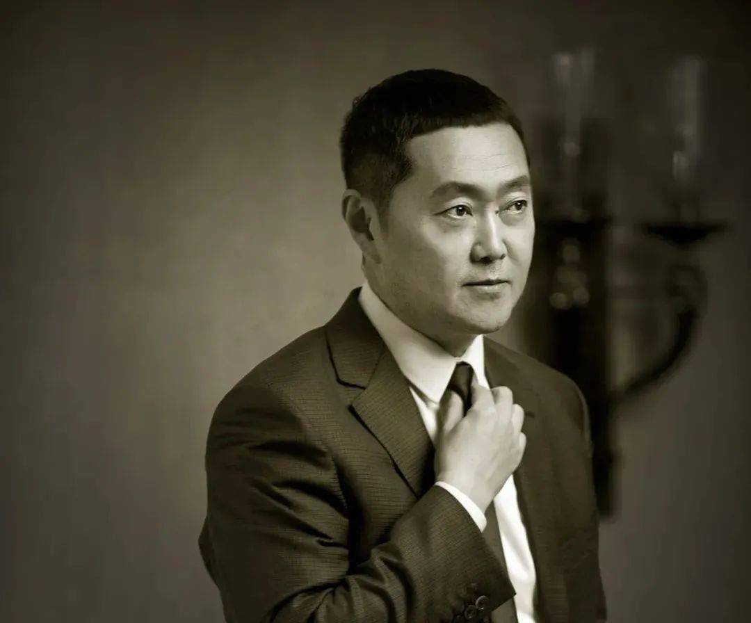 今天我们致敬左晖