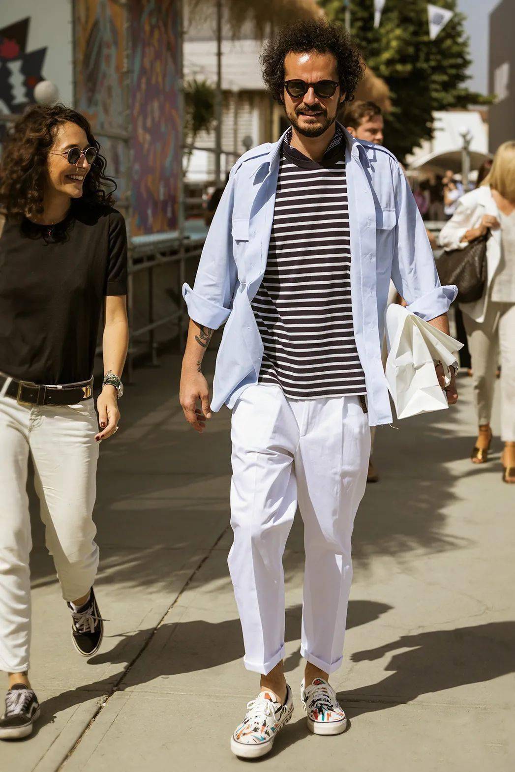 纯色t恤穿腻了?不妨试试"海魂衫",复古又时髦,穿一次就上瘾_条纹_时尚