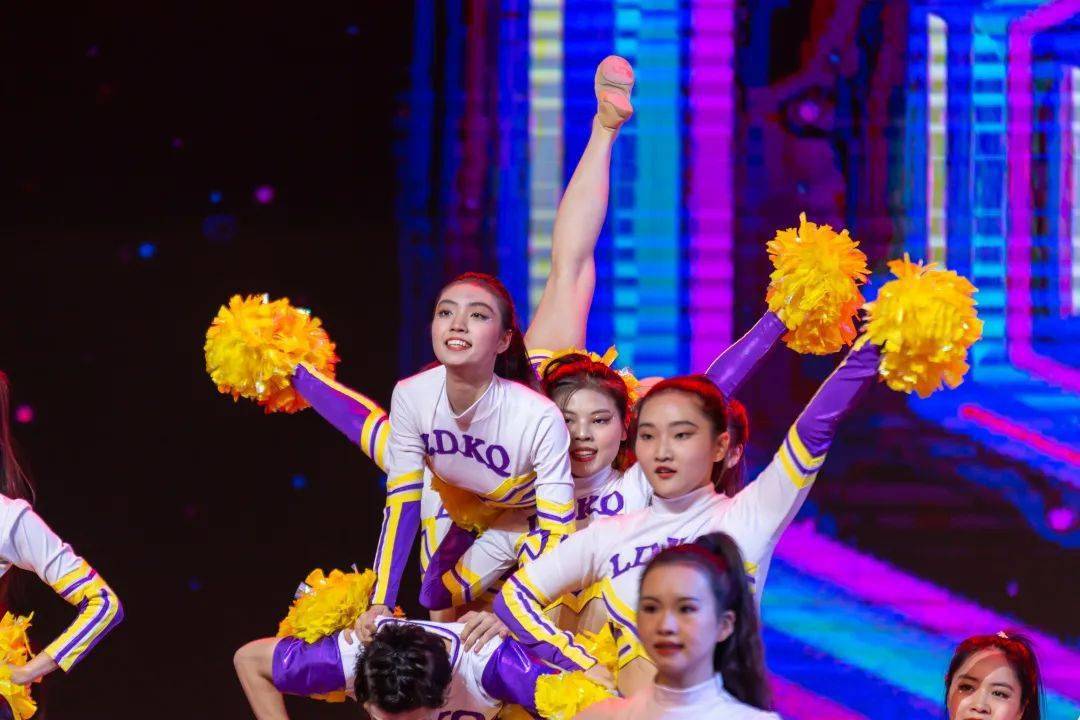 (内附初赛晋级名单和成绩)_青春_舞台_花球