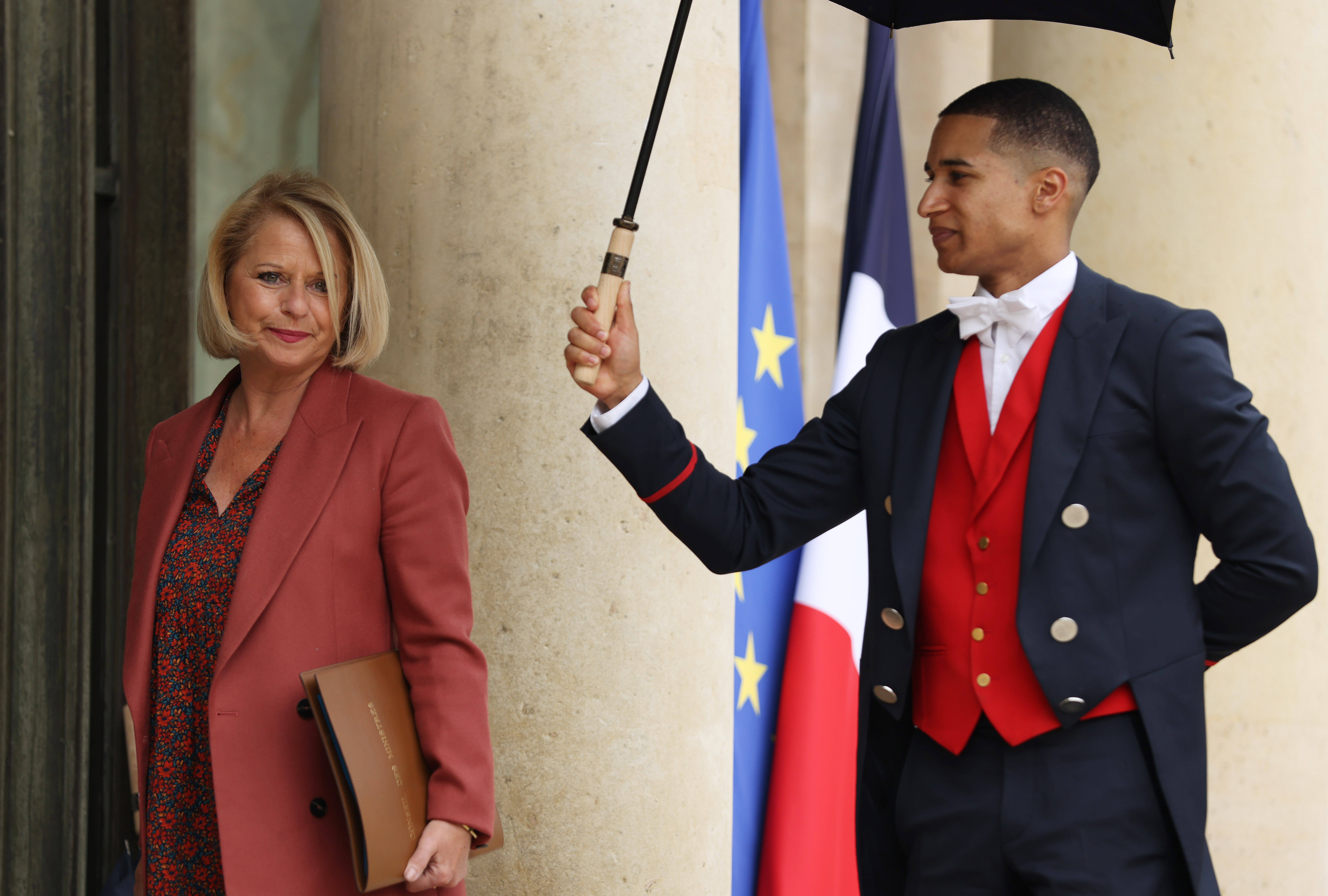 法国新内阁成员正式亮相