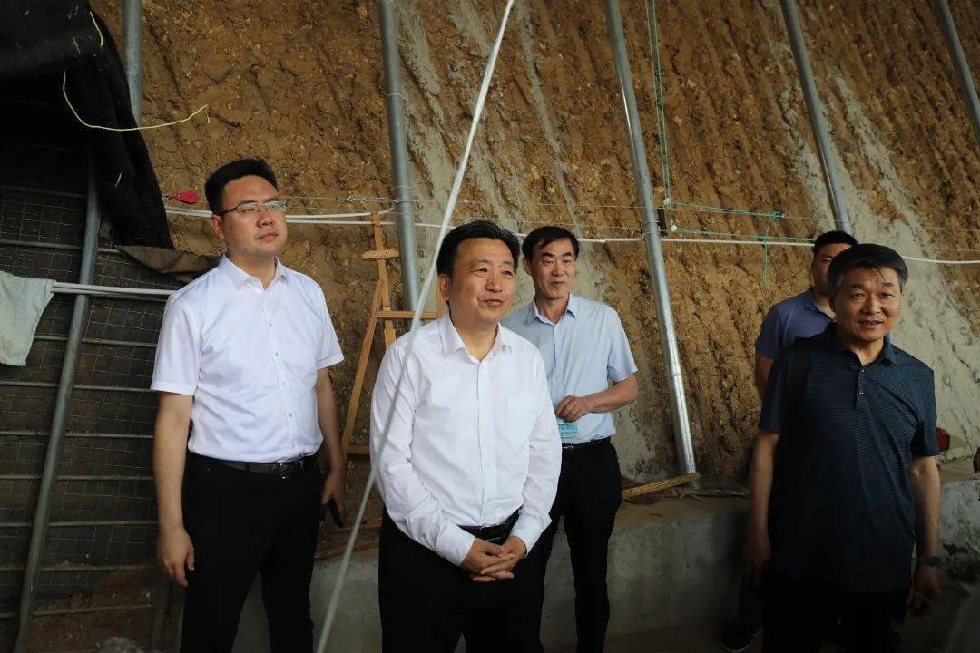 曲阜市人大副主任刘一山到吴村镇调研工作