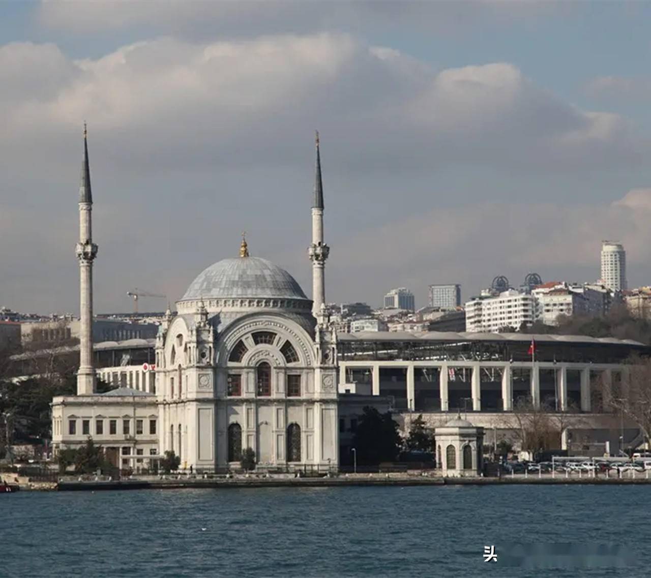 土耳其邪教主藏69万粒避孕药诱骗上千女子被判1075年徒刑