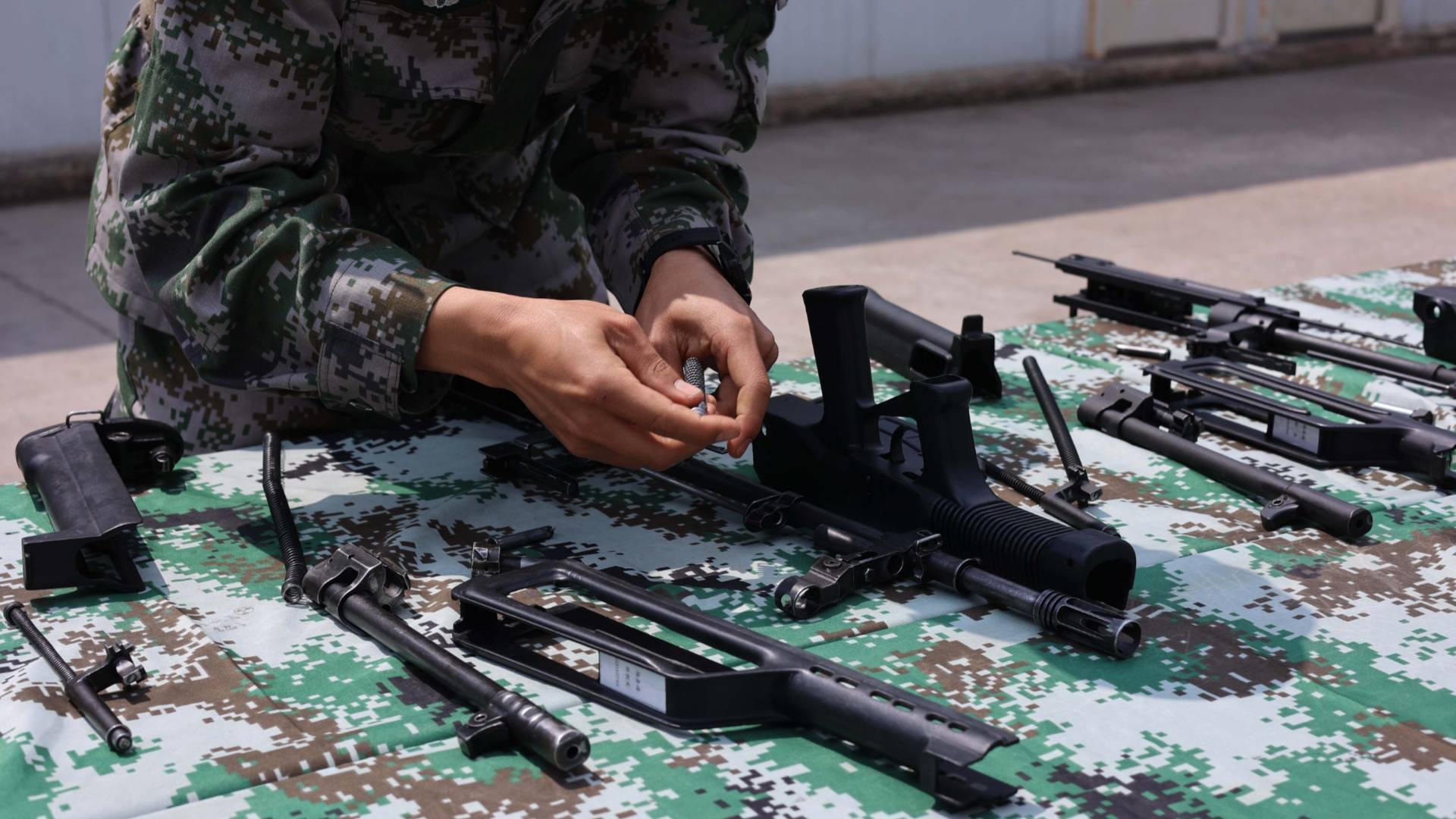 陆军第75集团军某旅展开2022年度军械员集训