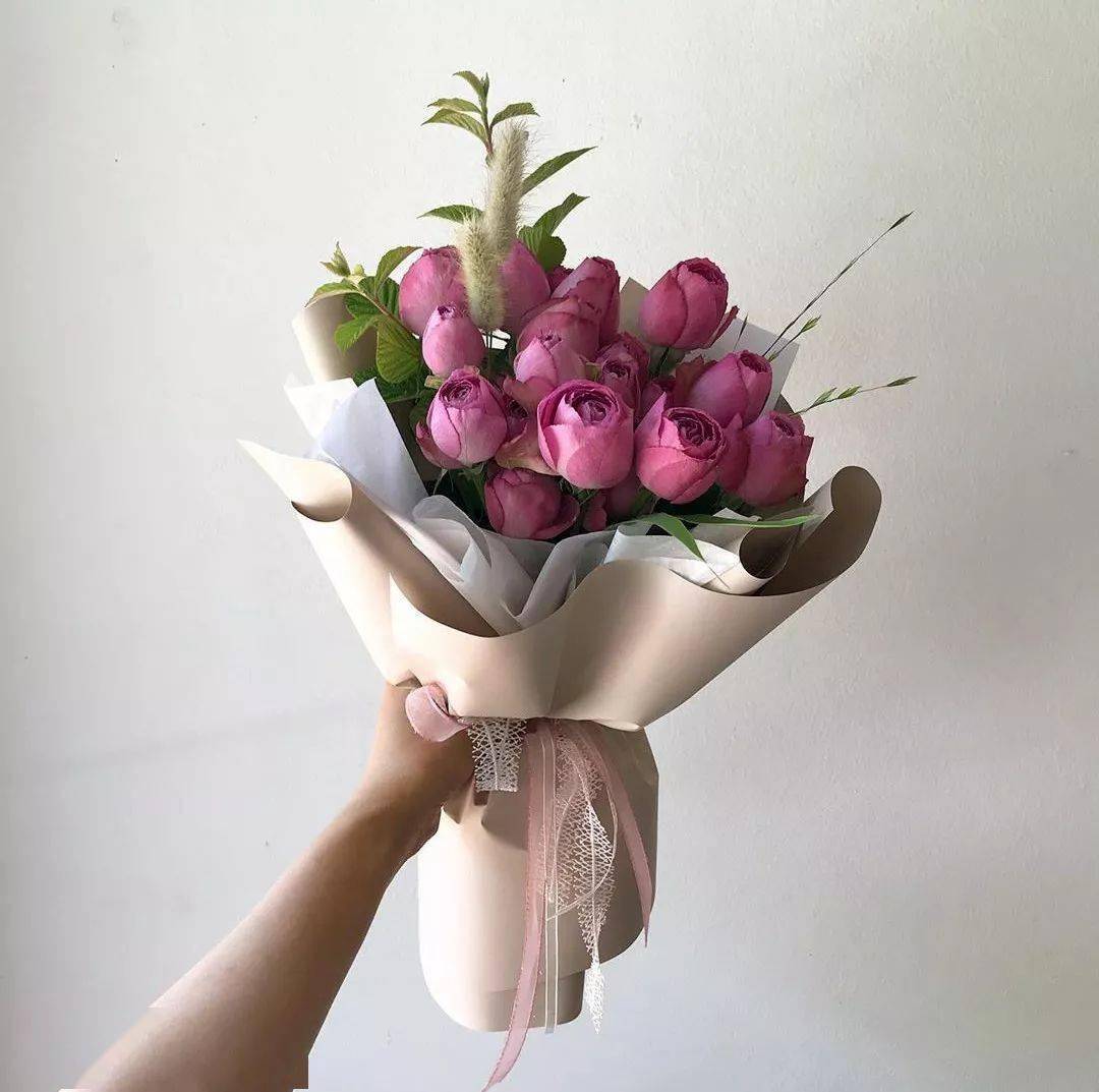 花艺赏析雅致韩式迷你小花束