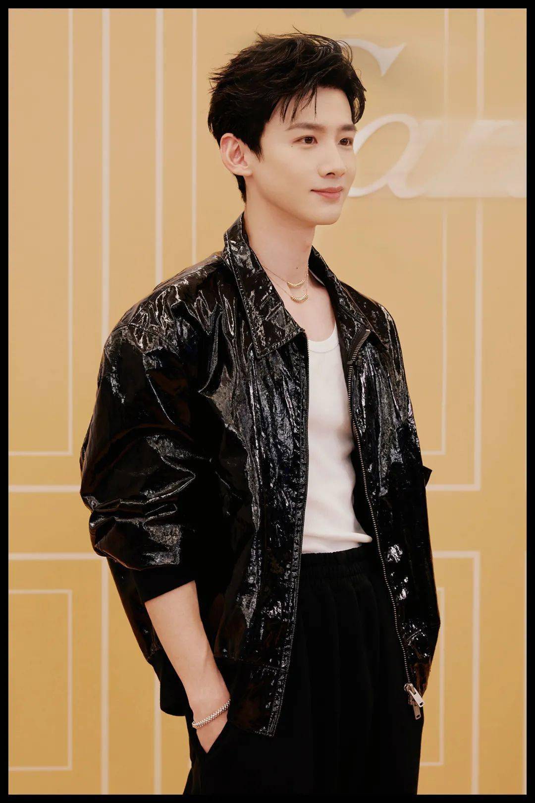 男友穿搭模板,白敬亭的搭配思路_小白_黑色_夹克