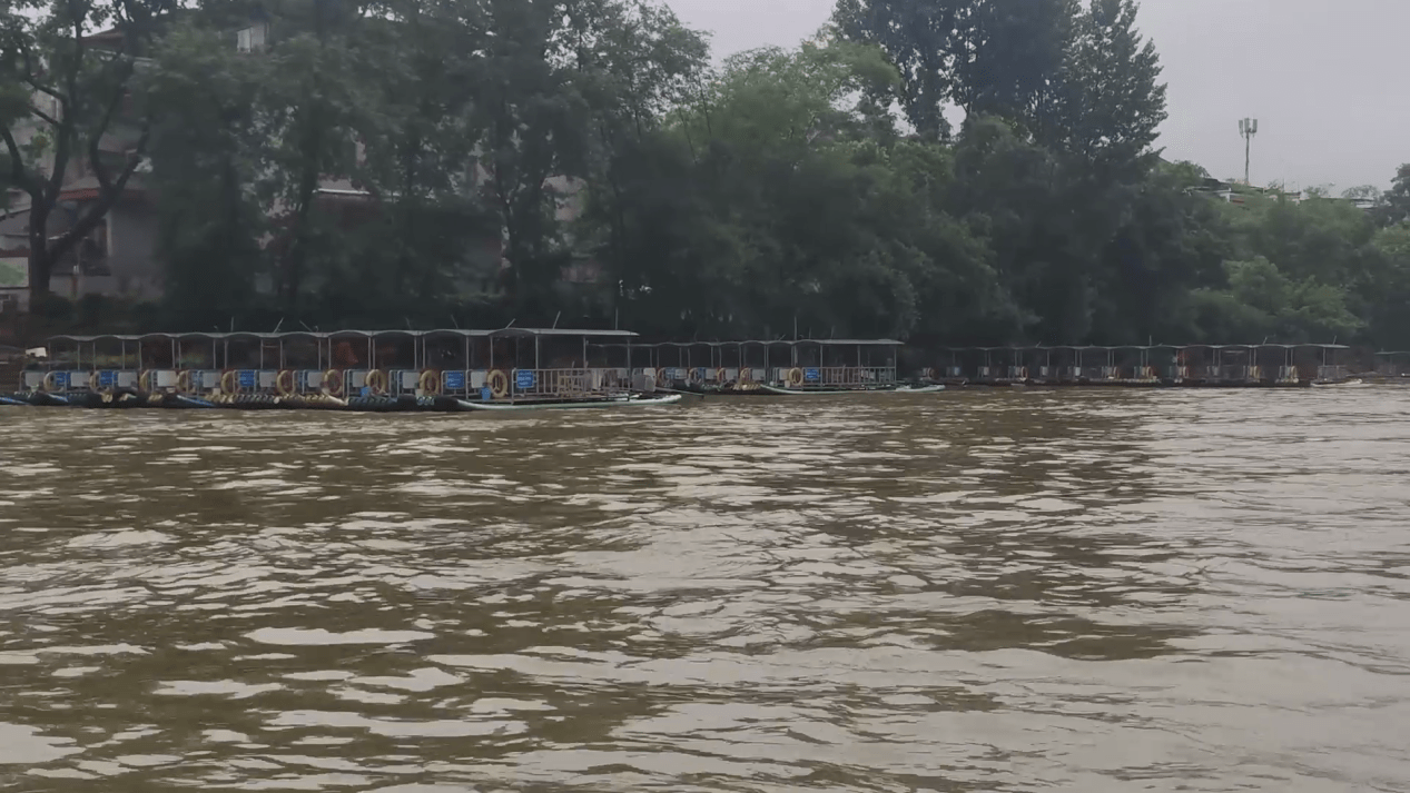 受强降雨影响广西桂林漓江排筏全线封航 水位 值班情况 天气