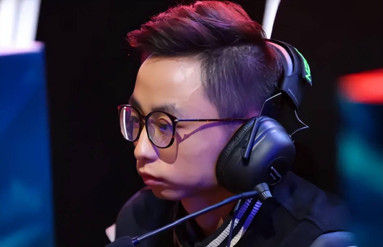 水晶哥也有打野天赋盲僧gank思路清晰二打三也能反杀