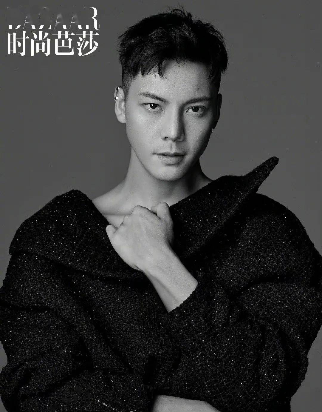 陈伟霆身着 chanel 登上《时尚芭莎》六月刊封面黑白酷照解锁新刊