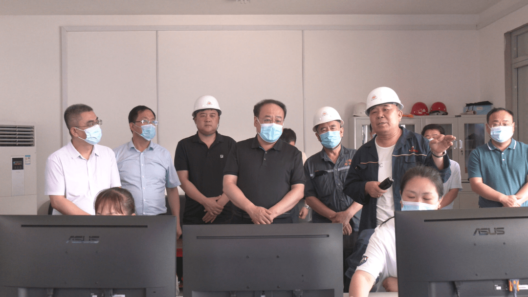 县委副书记,县长张琼,副县长成俊,新绛经济技术开发区管委会副主任赵