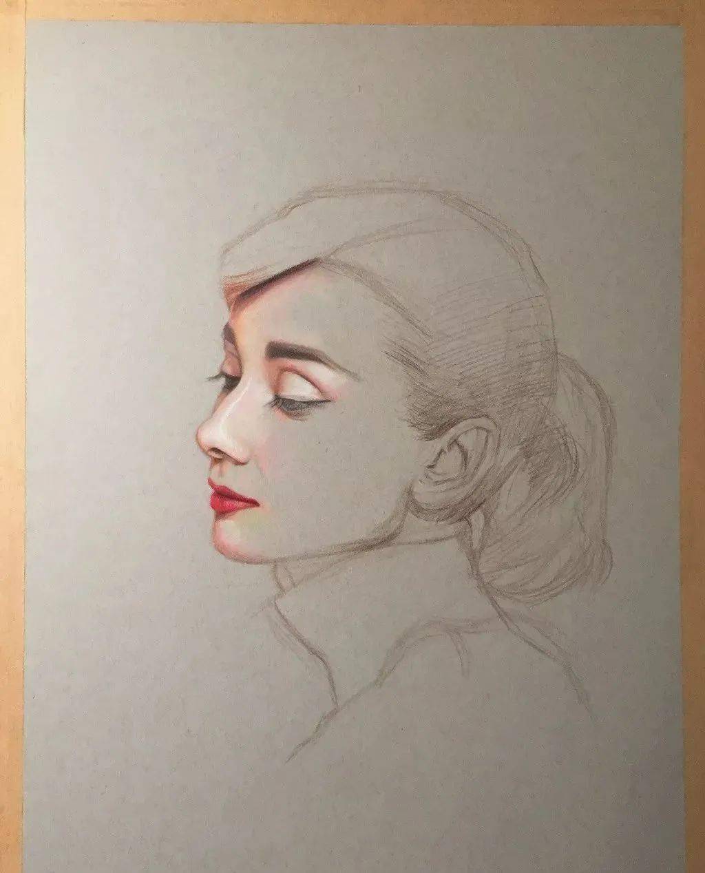 她用水溶彩铅画明星易烊千玺蔡徐坤热巴个个跃然纸上