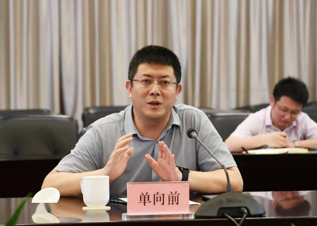 单向前赴粤招商考察首站格力电器