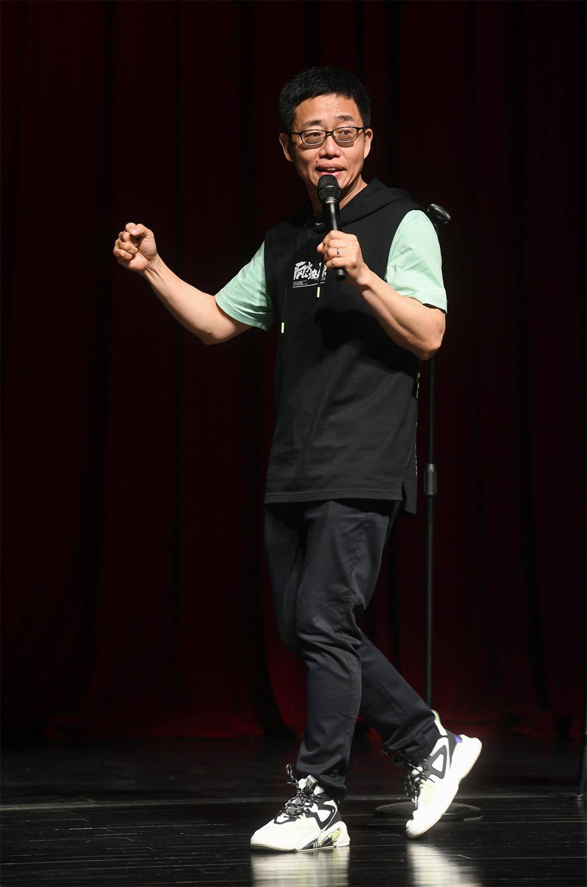 脱口秀在天之灵真不是自嘲70分钟笑点不间断黄西做到了