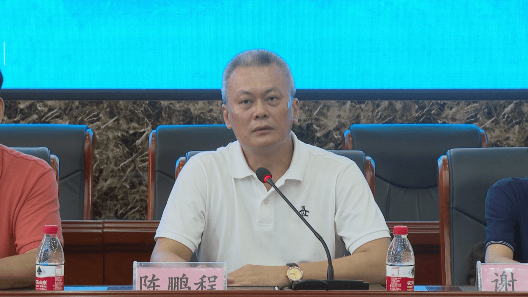 海南省中学卓越校长王千学工作室和包瑞工作室到屯昌中学开展研修活动