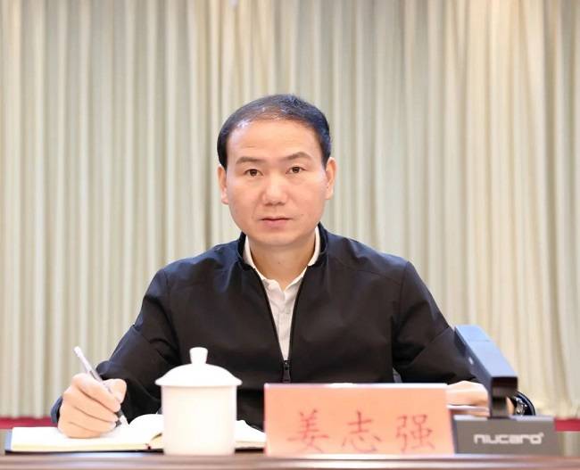 施秉县作风建设警示教育大会召开