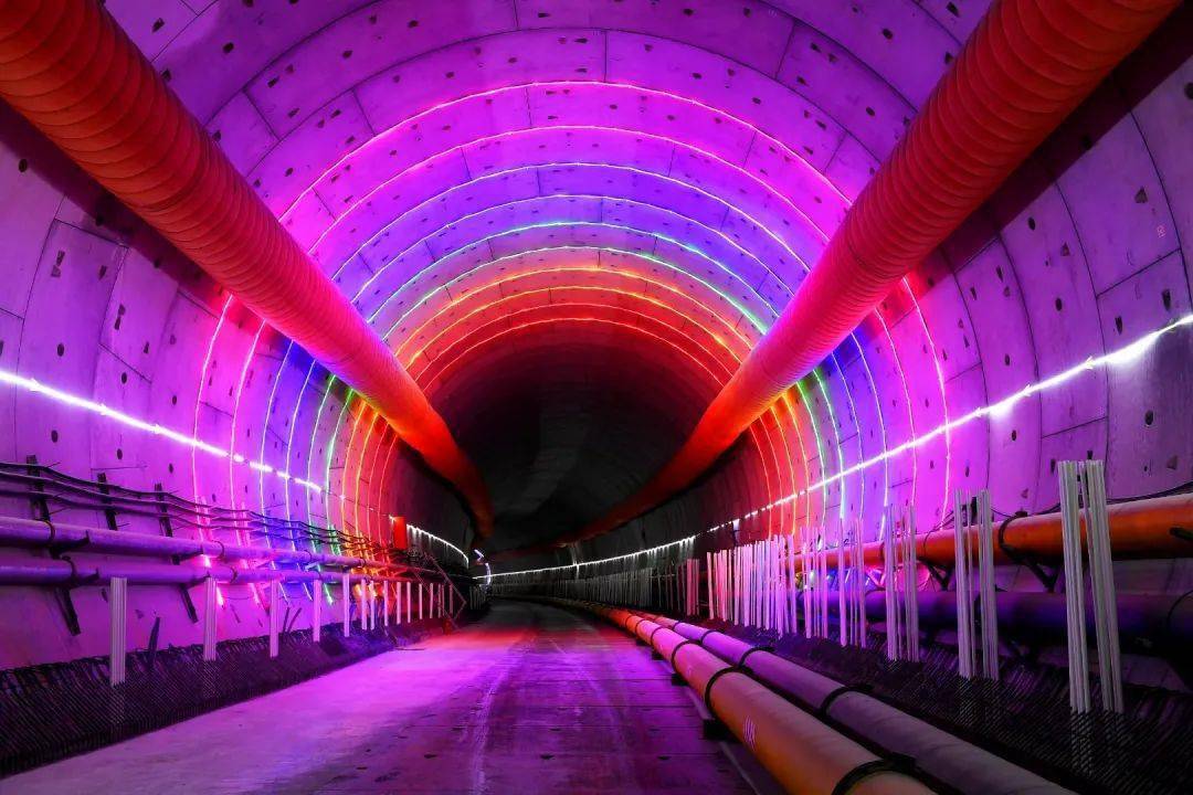 深圳市中心首条大型双层交通隧道明年6月贯通