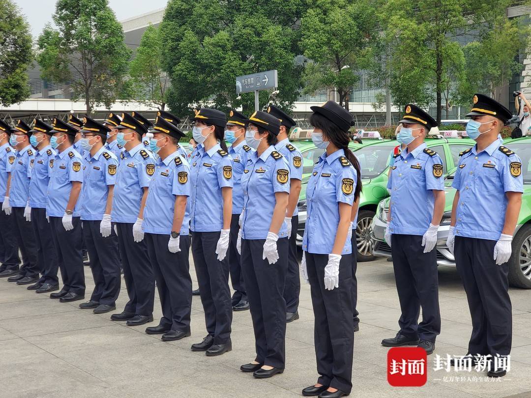 交通运输执法统一制服图片